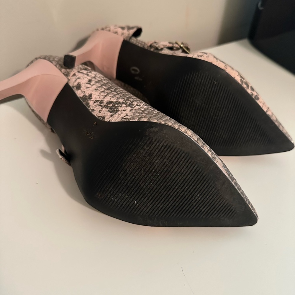 Qupid Black and Cream Heels with Sleek Design - Picture 5 of 5